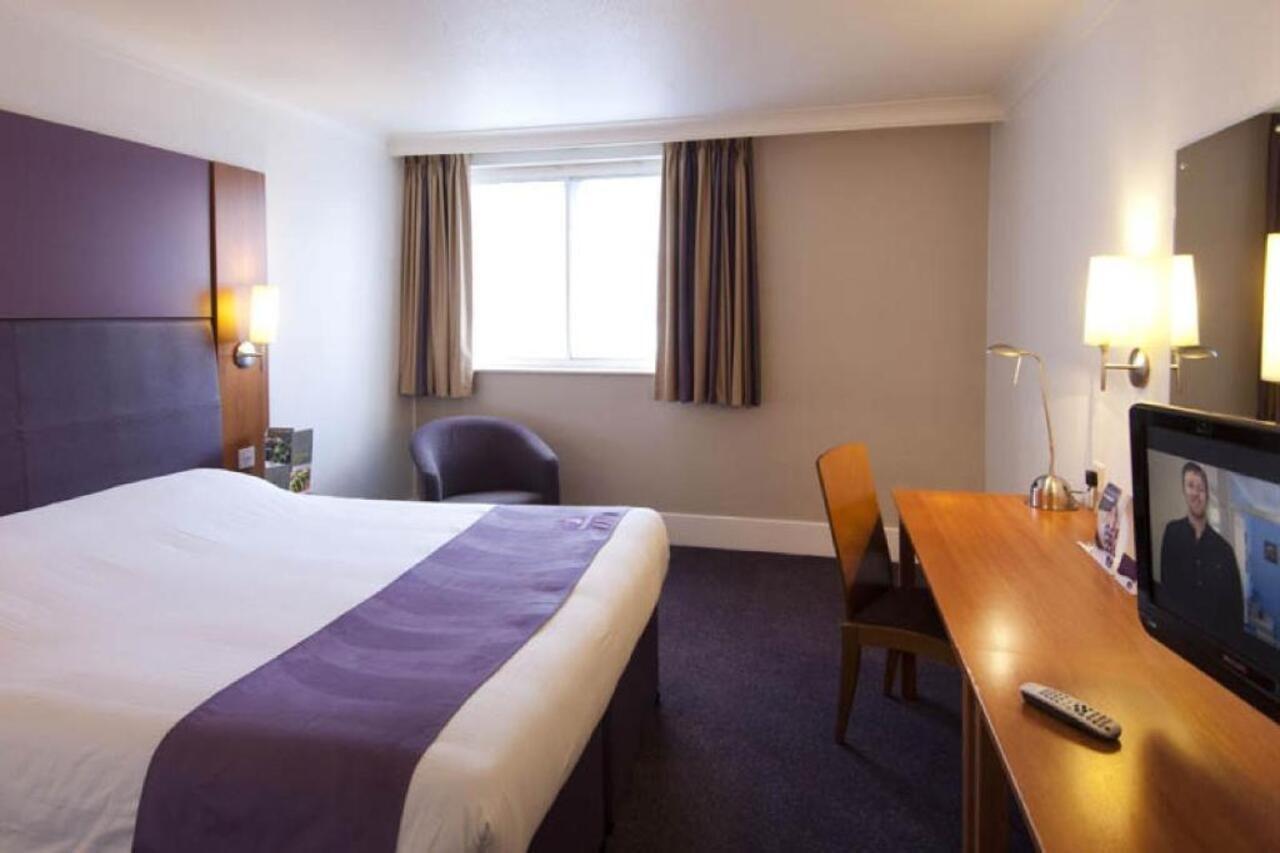 Premier Inn London Gatwick Airport - North Terminal Кролі Екстер'єр фото