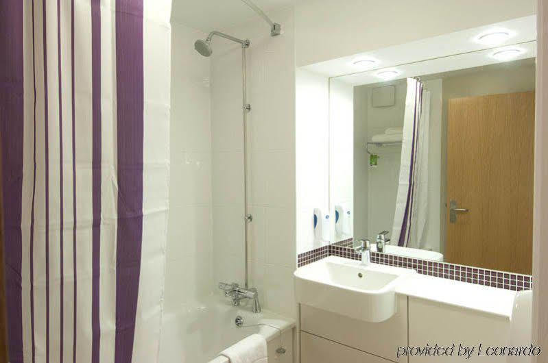 Premier Inn London Gatwick Airport - North Terminal Кролі Екстер'єр фото